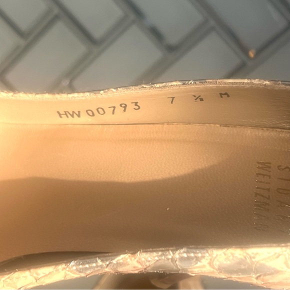 STUART WEITZMAN GOLD SILVER SNAKESKIN HEELS/ PUMPS  SIZE 7.5 M - Picture 10 of 16